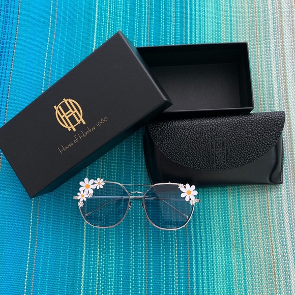 House of Harlow 1960 Accessories - House of Harlow Maggie Sunglasses